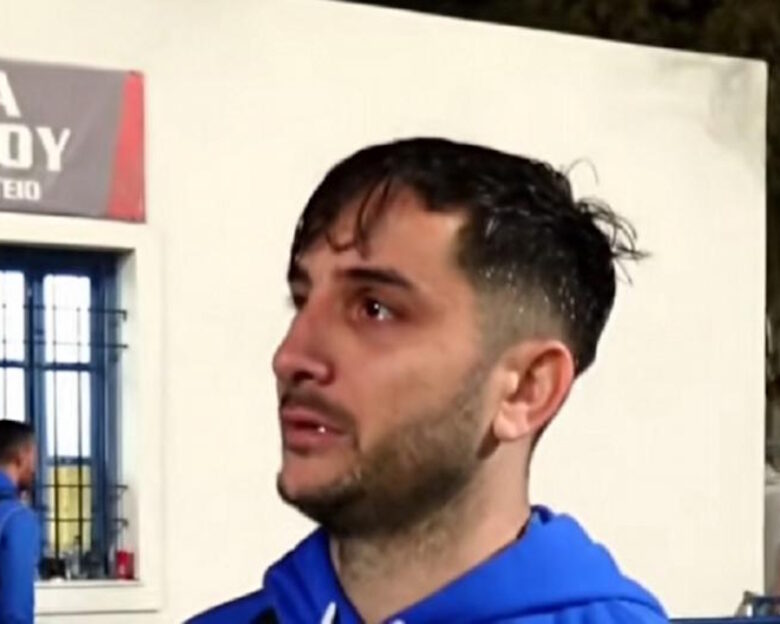 Ο Κώστας Μανωλάς