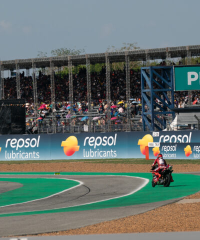 MotoGP: Η υψηλή θερμοκρασία και τα επιθετικά κράσπεδα έφεραν το κλατάρισμα στον Marc Marquez