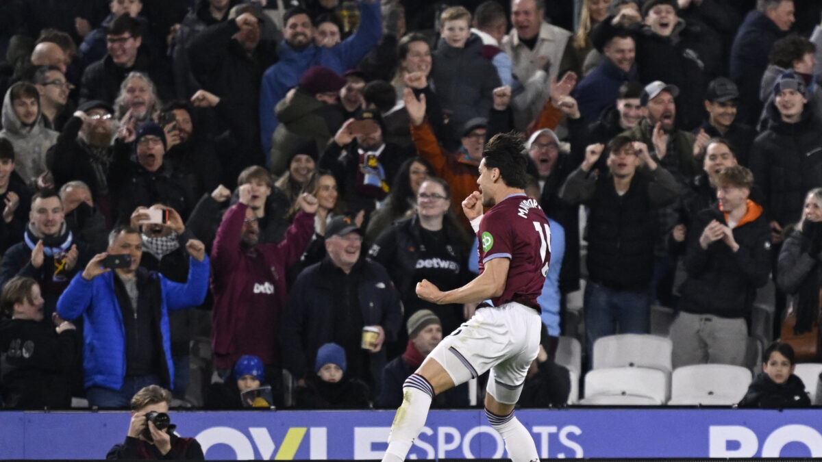 Ο Ντίνος Μαυροπάνος