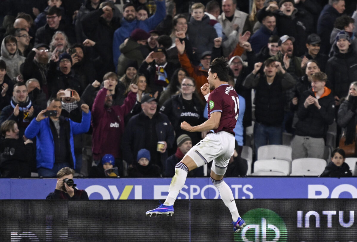 Ο Ντίνος Μαυροπάνος