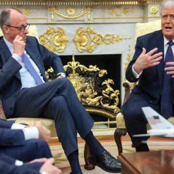 Τραμπ και Μερτς στο Οβάλ Γραφείο