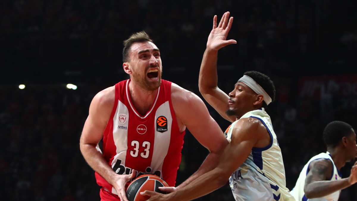 Ο Μιλουτίνοφ στο Ολυμπιακός - Βαλένθια