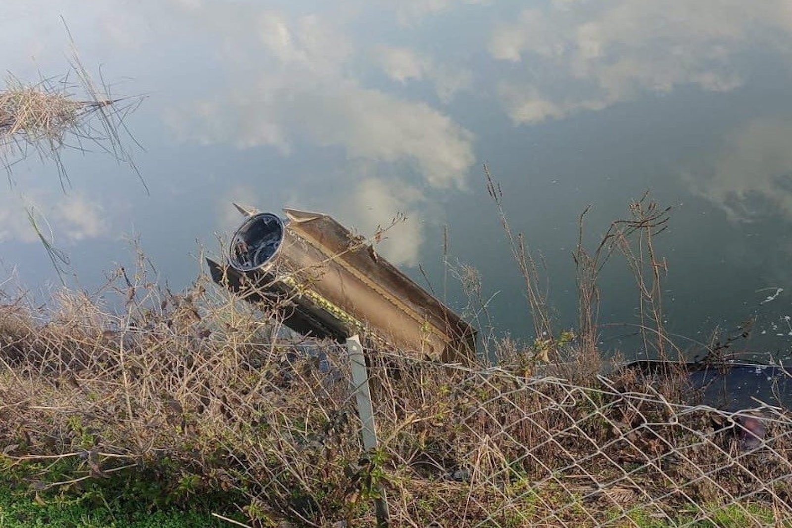 Συντρίμμια του βλήματος αναχαίτισης που κατέρριψε τον ιρανικό βαλλιστικό πύραυλο στην Τουρκία