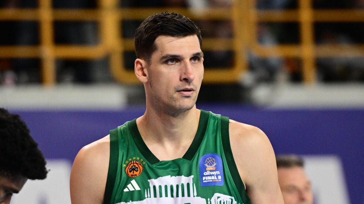 Ο Ντίνος Μήτογλου