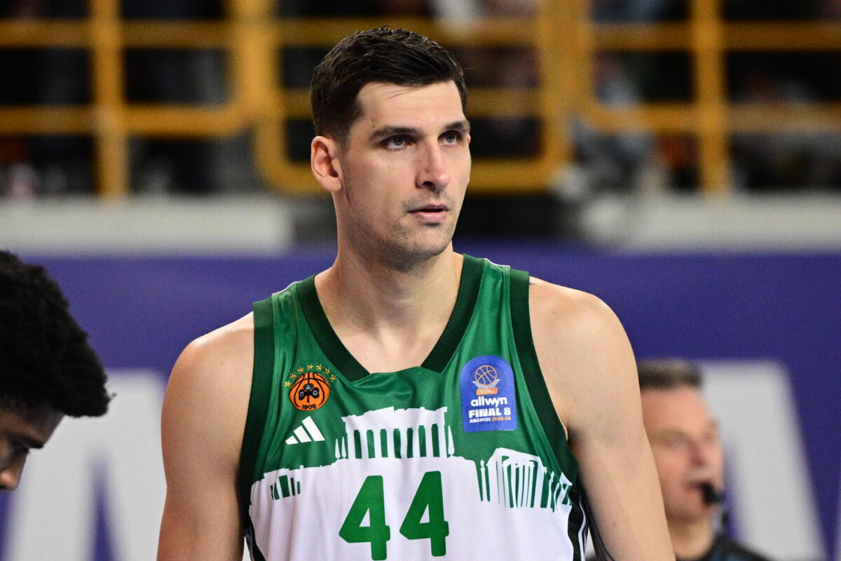 Ο Ντίνος Μήτογλου