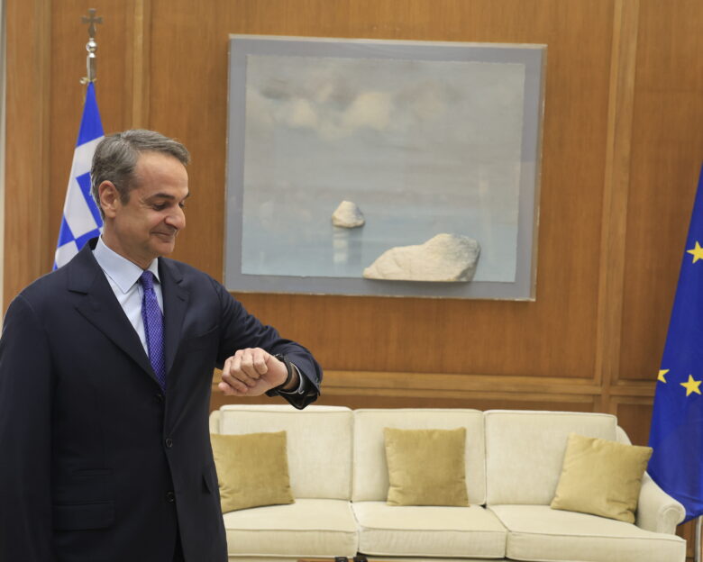 Συνάντηση του Προέδρου του ΠΑΣΟΚ-Κινήματος Αλλαγής Νίκου Ανδρουλάκη με τον Πρωθυπουργό Κυριάκο Μητσοτάκη, κατόπιν αιτήματος ενημέρωσης για τις προτεραιότητες και τη θέση της χώρας μας στα τεκταινόμενα στην ευρύτερη περιοχή της Μέσης Ανατολής, Τρίτη 3 Μαρτίου 2026. (ΓΙΩΡΓΟΣ ΚΟΝΤΑΡΙΝΗΣ/EUROKINISSI)