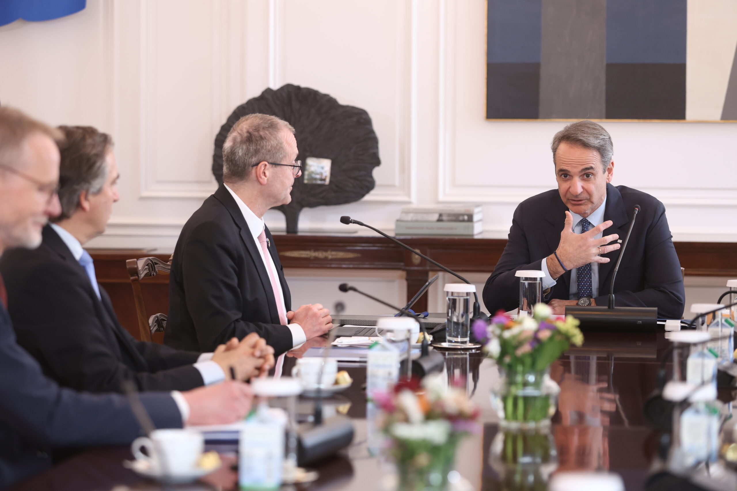 Συνάντηση Μητσοτάκη με Κλούγκε