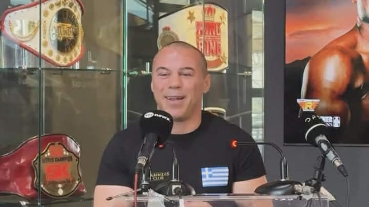 Ζαμπίδης vs Μέιγουεδερ: «Θα σου πληρώσω τη ρήτρα» είπε ο Μάριος Ηλιόπουλος στον «Iron Mike», εάν κλωτσήσει τον Αμερικανό