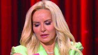 Η Μαρία Μπεκατώρου στο πλατό της εκπομπής «Moments»