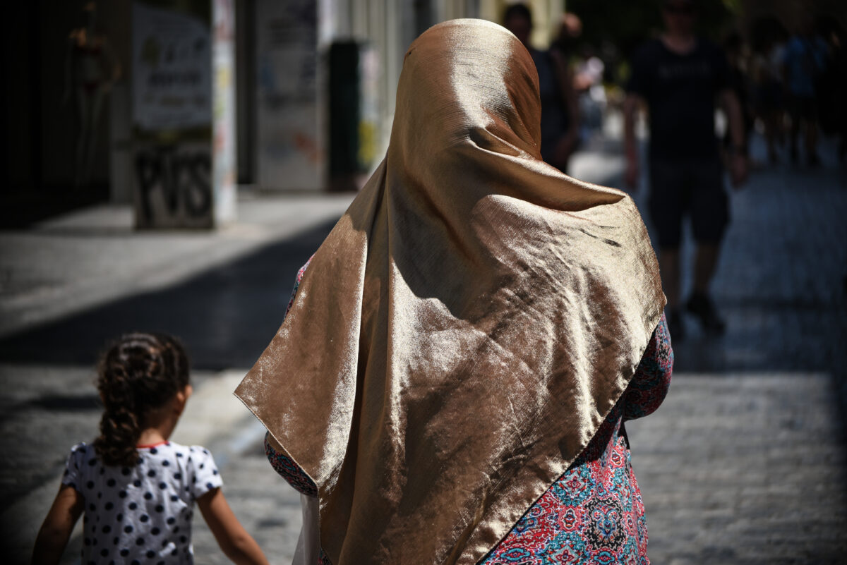 γυναίκα με μπούρκα στην Αθήνα