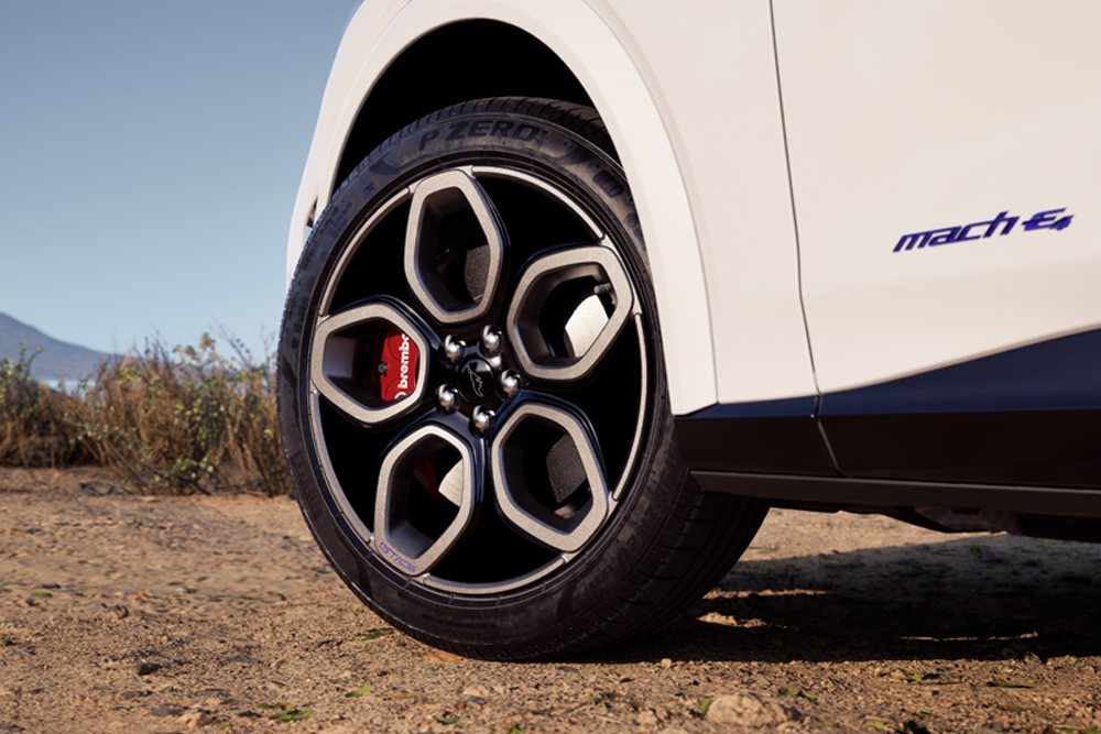 mustang-mach-e-gt-cs