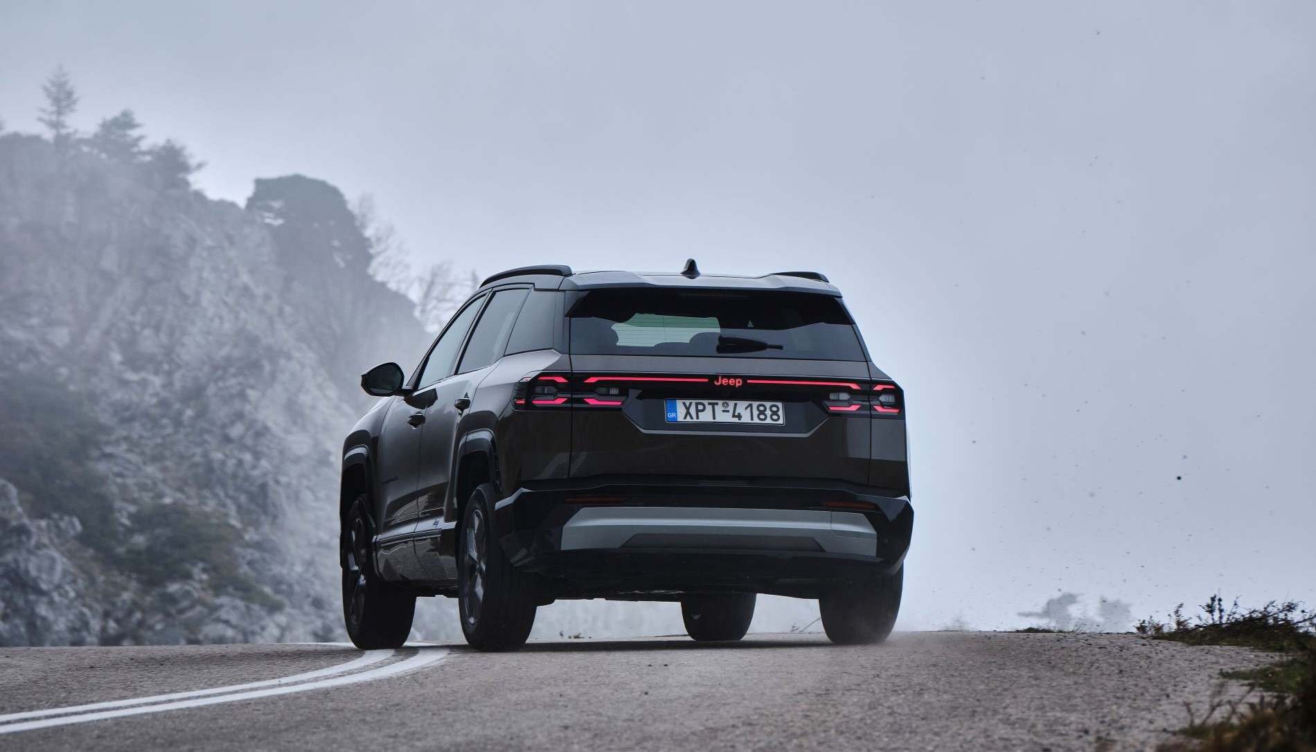 Τα πάντα για το ολοκαίνουριο Jeep Compass που ήρθε στην Ελλάδα με τιμή από 35.990