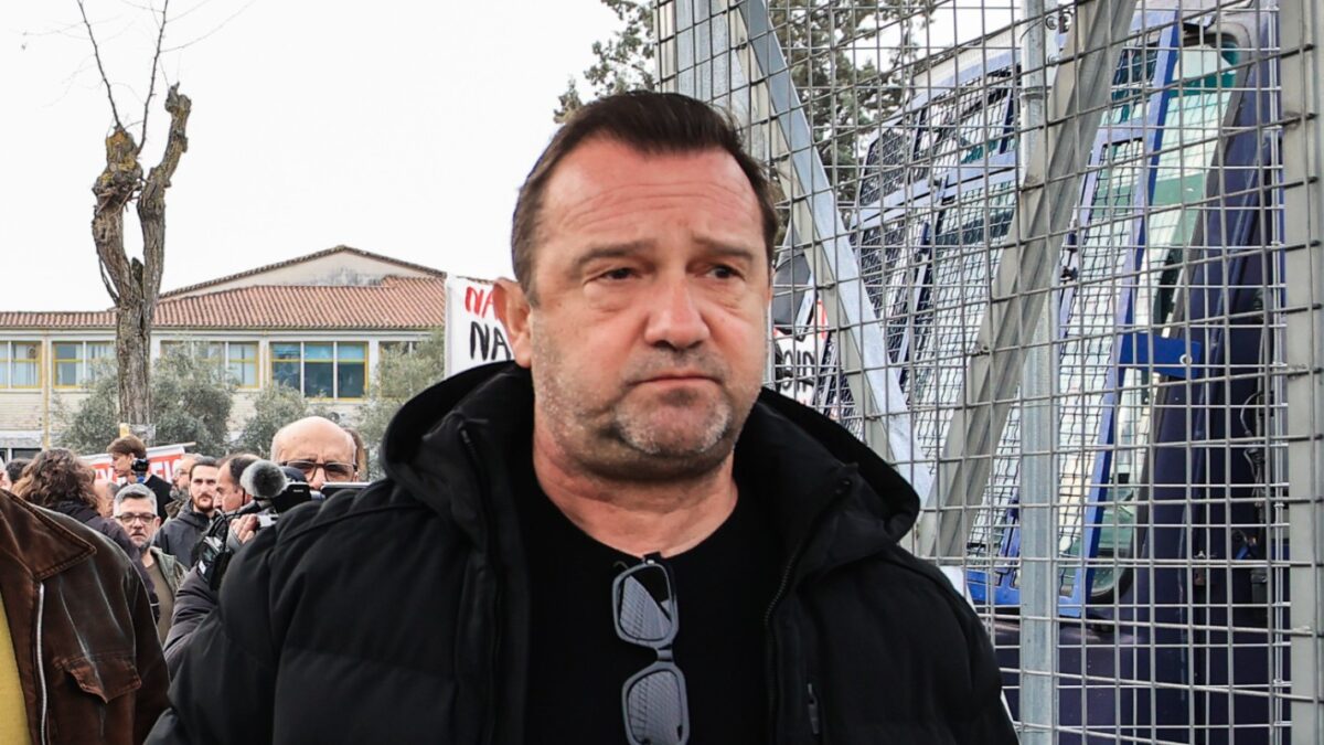 Νίκος Πλακιάς: «Στη δίκη για τα Τέμπη αρμόζει μόνο σοβαρότητα και αξιοπρέπεια για τα παιδιά μας»