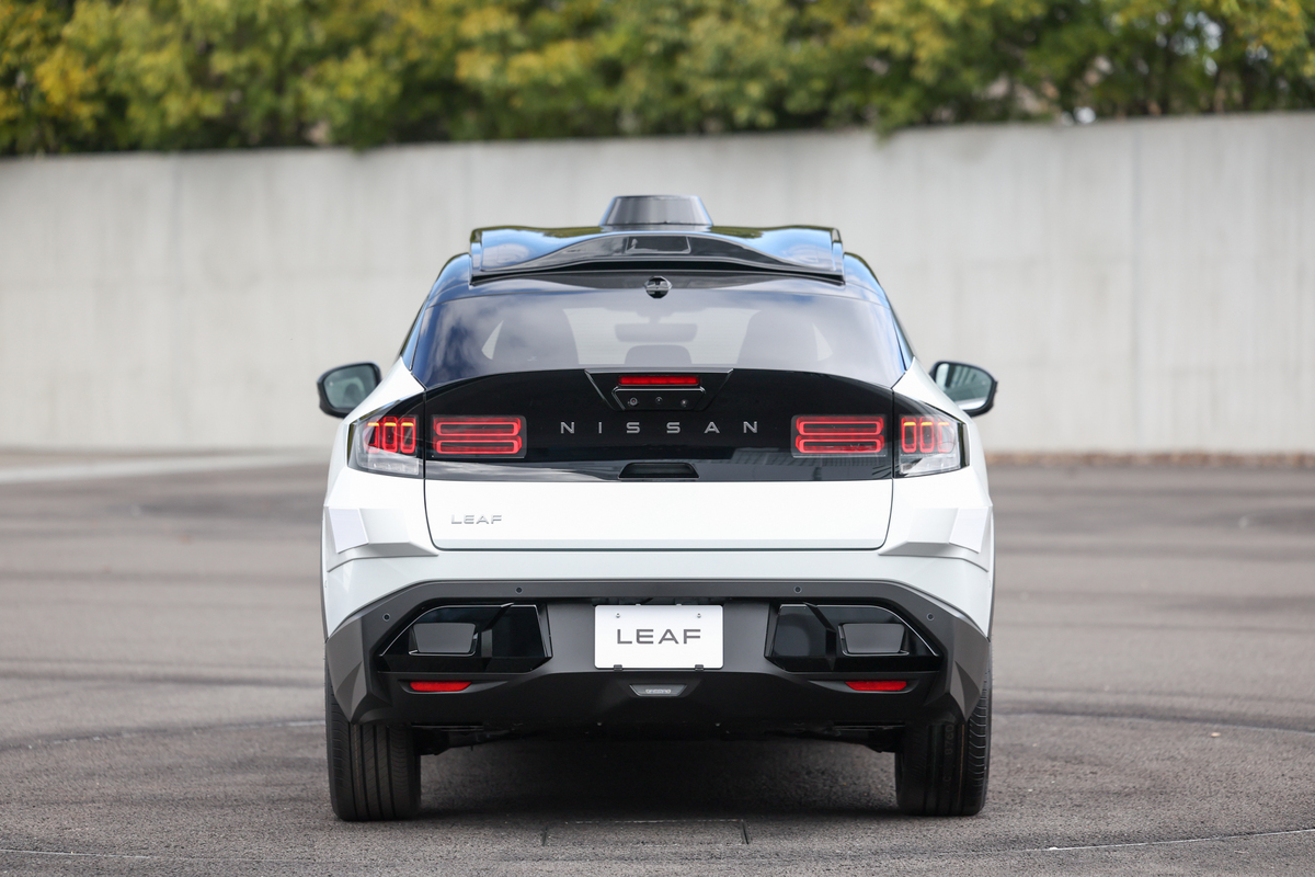 nissan-leaf-robotaxi-