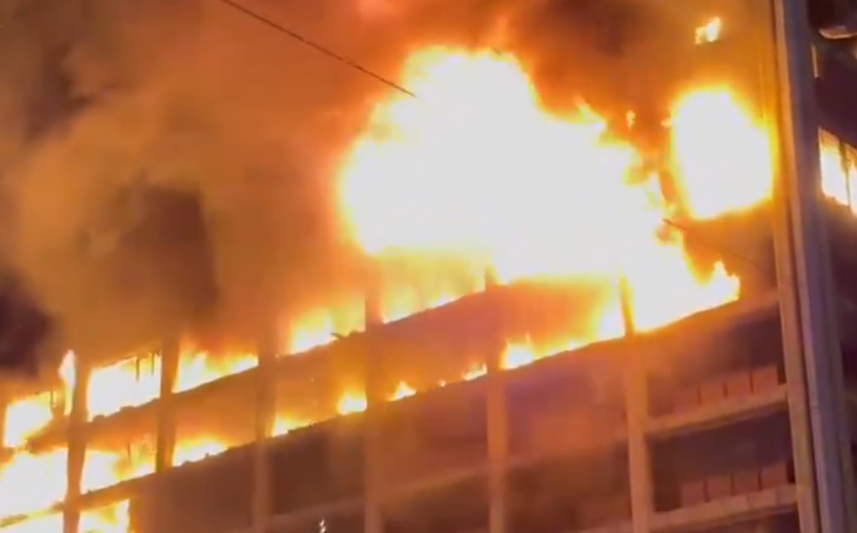 Μεγάλη φωτιά σε κυβερνητικό κτίριο στη Νότιο Αφρική