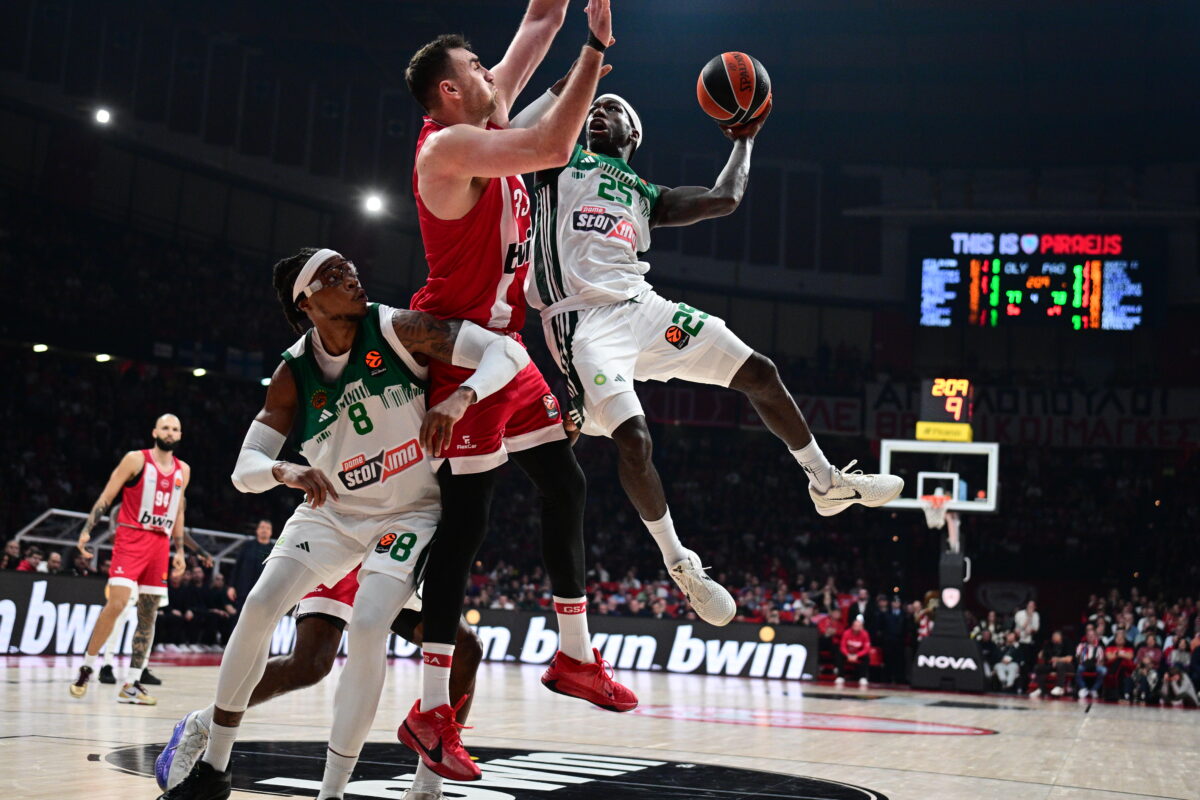 Ο Ναν και ο Μιλουτίνοφ