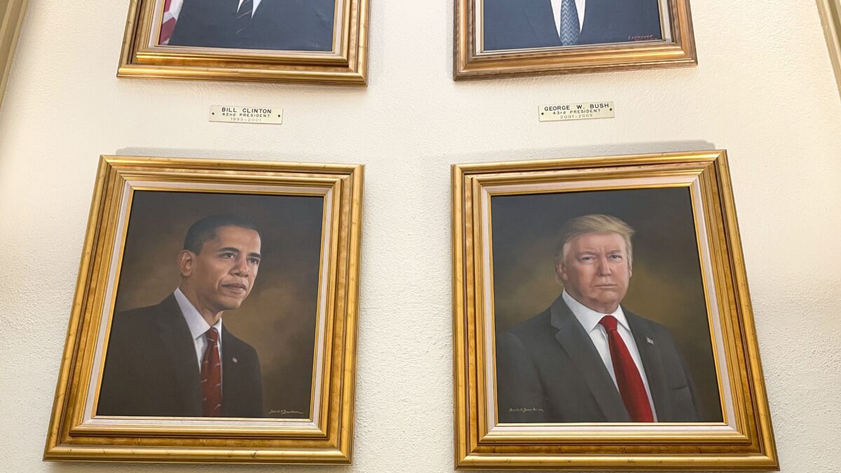 Τα πορτρέτα του Ομπάμα και του Τραμπ