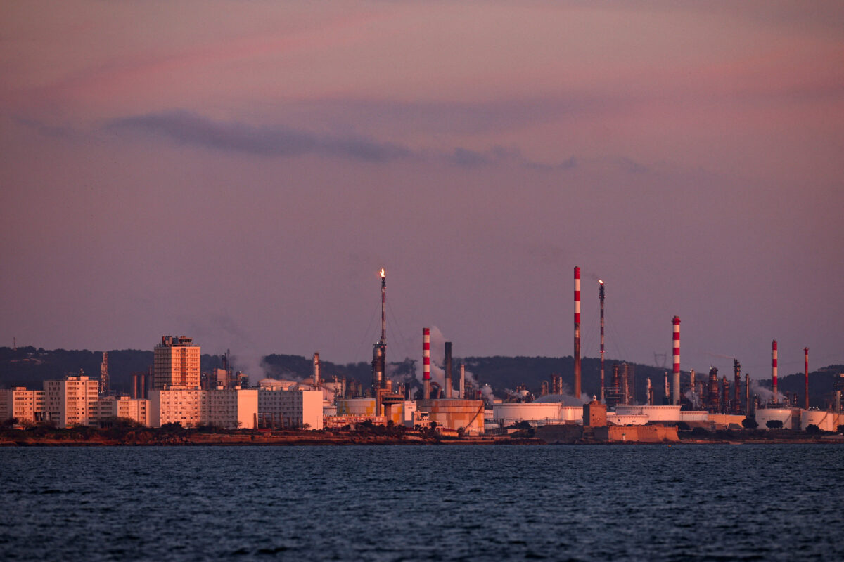 αποθήκη πετρελαίου της Total