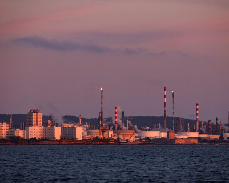 αποθήκη πετρελαίου της Total