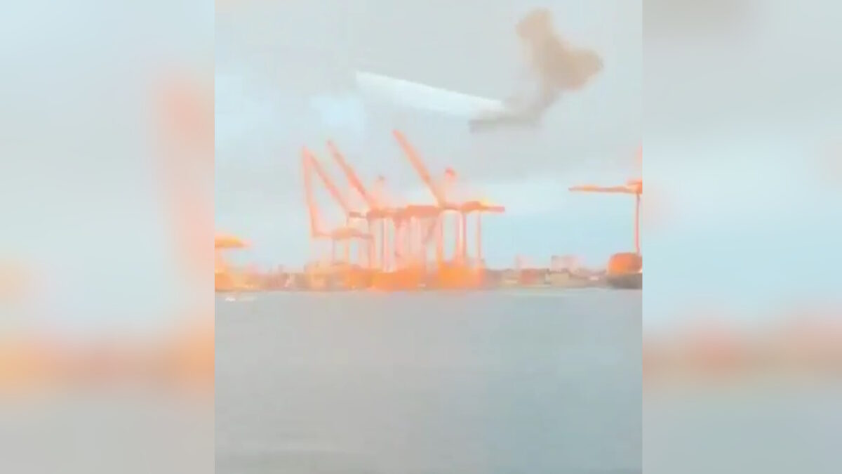 Καπνοί στο λιμάνι του Ομάν