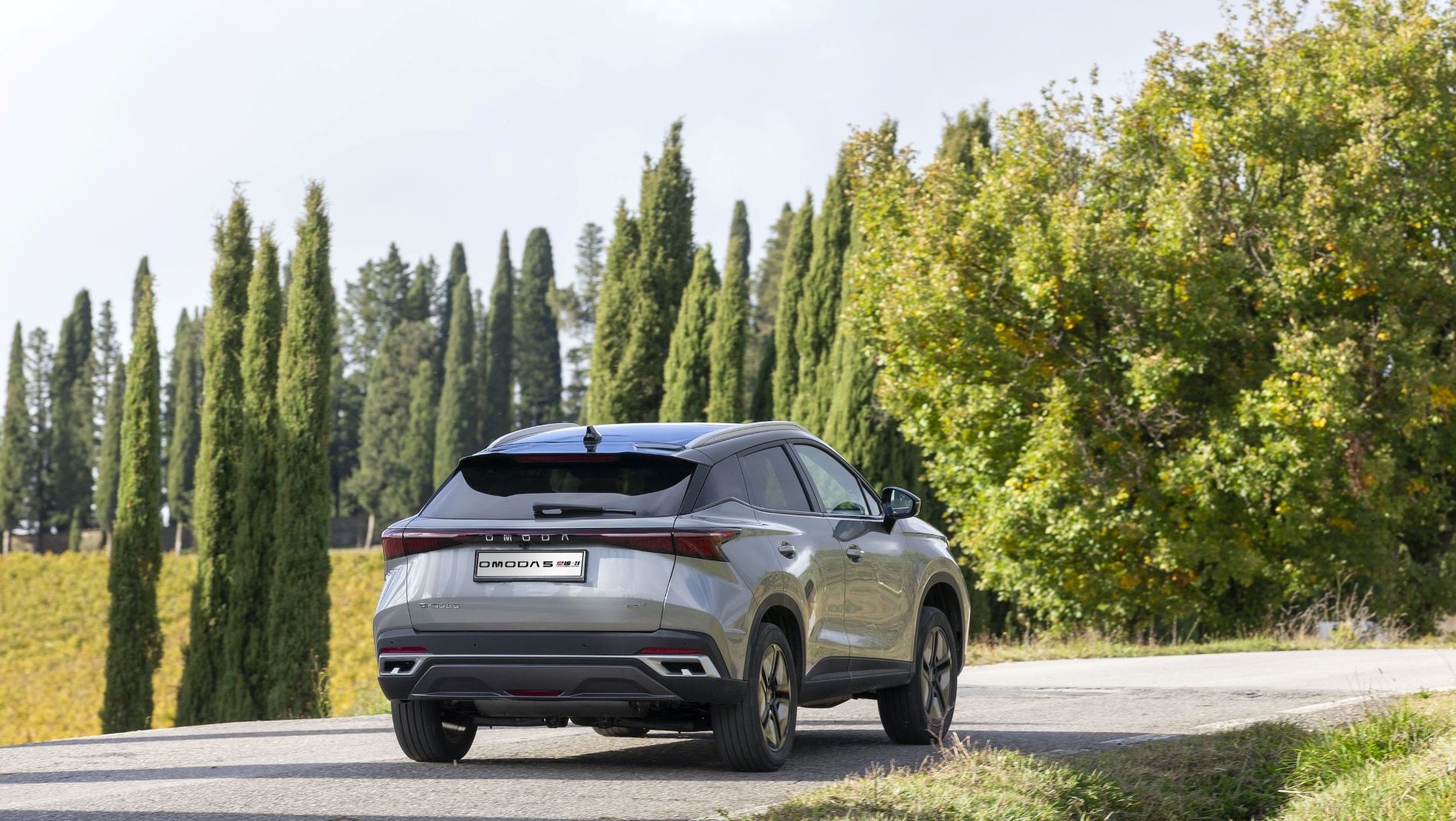 Οδηγούμε τα Omoda 5 SHS-H και Omoda 9 SHS-P AWD