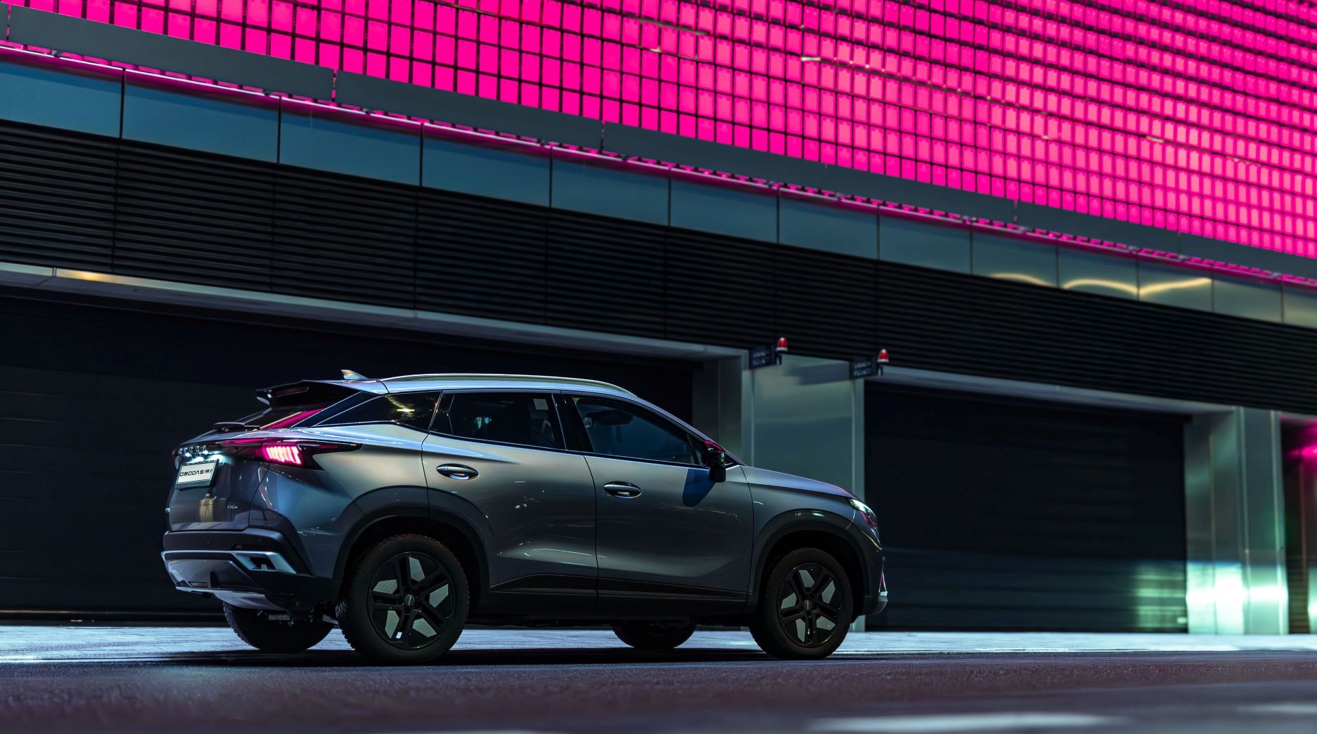 Οδηγούμε τα Omoda 5 SHS-H και Omoda 9 SHS-P AWD