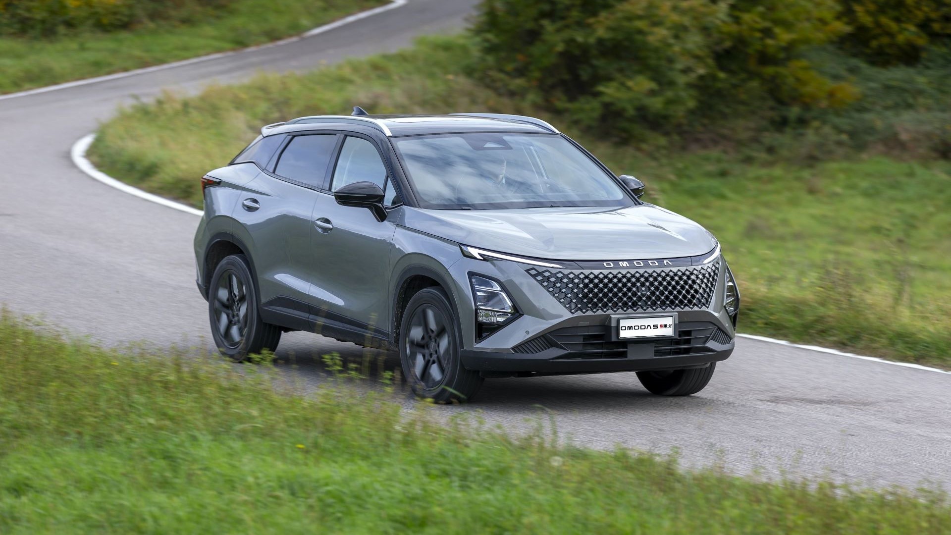 Οδηγούμε τα Omoda 5 SHS-H και Omoda 9 SHS-P AWD