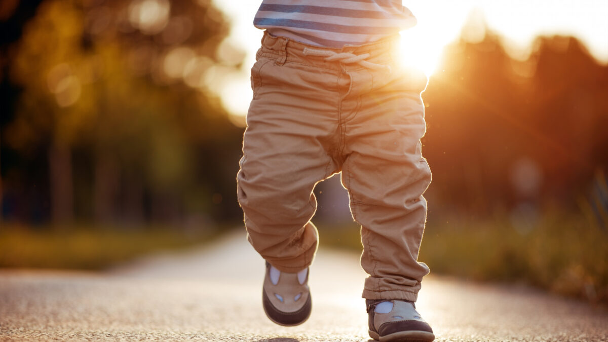 Baby's first steps.The first independent steps.