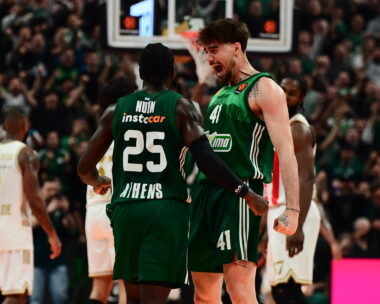 Ο Κέντρικ Ναν με τον Χουάντσο Ερνανγκόμεθ