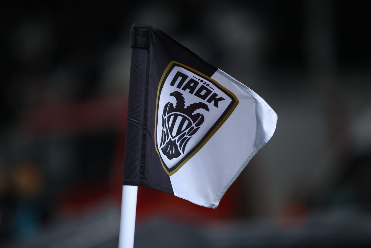 Σημαιάκι με το έμβλημα του ΠΑΟΚ