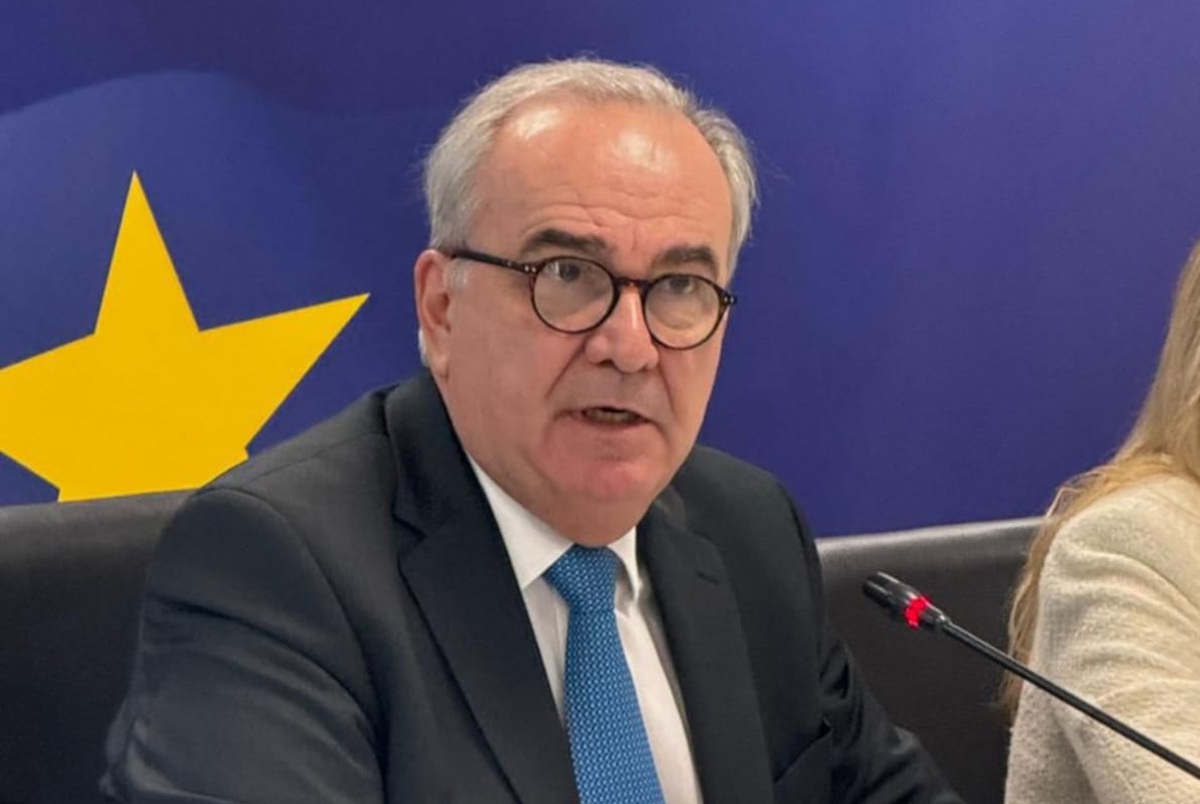 Νίκος Παπαθανάσης: Ανακατεύθυνση 2,13 δισ. ευρώ μέσω ΕΣΠΑ - Επιδότηση έως 95% για ανακαινίσεις σε παλαιά σπίτια