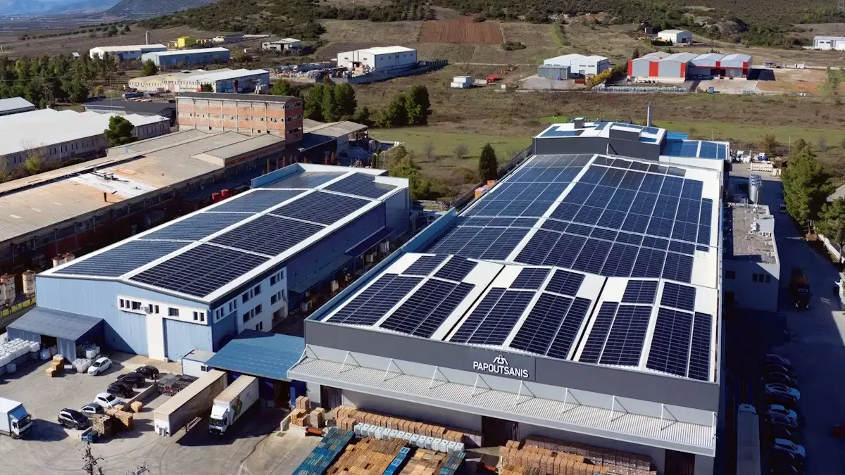 Το εργοστάσιο της Παπουτσάνης