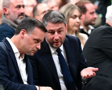 Ο Χάρης Δούκας και ο Νίκος Ανδρουλάκης στο Συνέδριο του ΠΑΣΟΚ