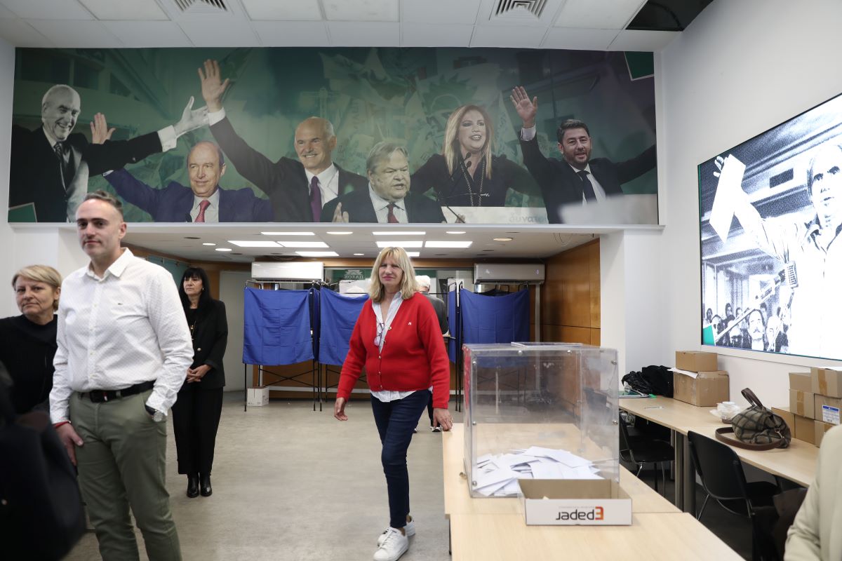 Ψηφοφορία στο ΠΑΣΟΚ για την εκλογή συνέδρων