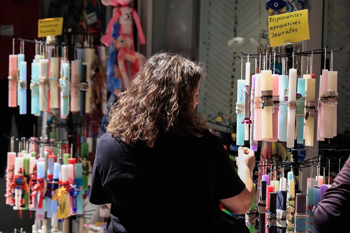 Εορταστικό ωράριο Πάσχα: Πότε ξεκινάει σε Αθήνα και Θεσσαλονίκη