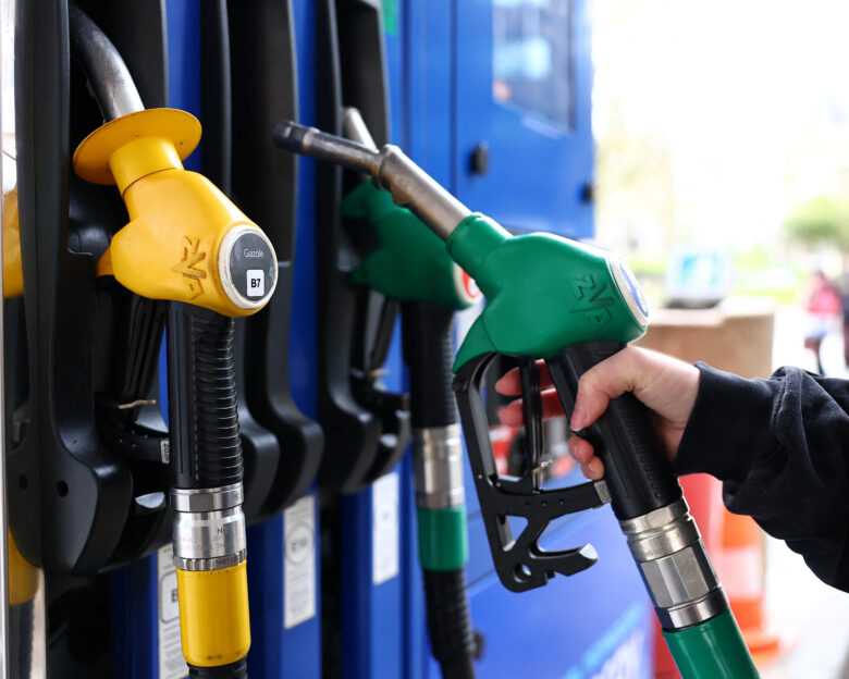 Αντλία καυσίμων σε βενζινάδικο στο Παρίσι