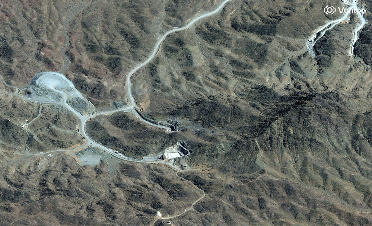 Δορυφορική εικόνα από το Pickaxe Μοuntain, το πυρηνικό οχυρό του Ιράν 100 μέτρα κάτω από τη Γη