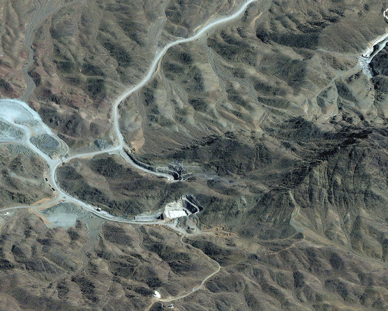 Δορυφορική εικόνα από το Pickaxe Μοuntain, το πυρηνικό οχυρό του Ιράν 100 μέτρα κάτω από τη Γη