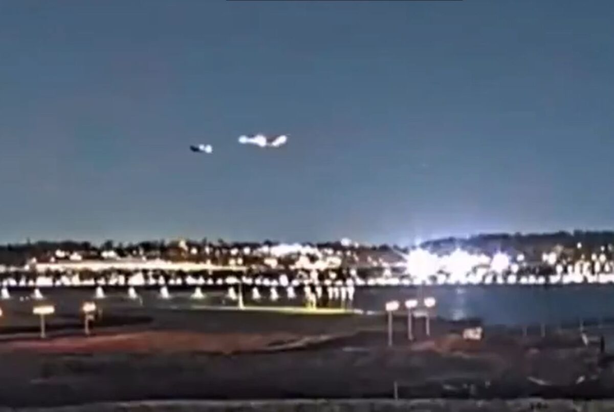 Ουάσινγκτον: Νέο βίντεο – ντοκουμέντο από τη φονική σύγκρουση του αεροσκάφους της American Airlines με το στρατιωτικό ελικόπτερο