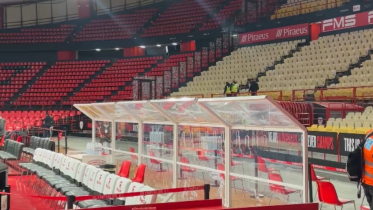 Ολυμπιακός – Παναθηναϊκός: Με προστατευτικό ο πάγκος των «πρασίνων» στο ΣΕΦ