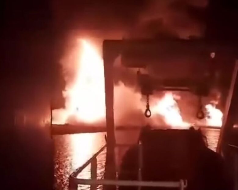 Ελληνικό πλοίο στον φλεγόμενο Περσικό Κόλπο