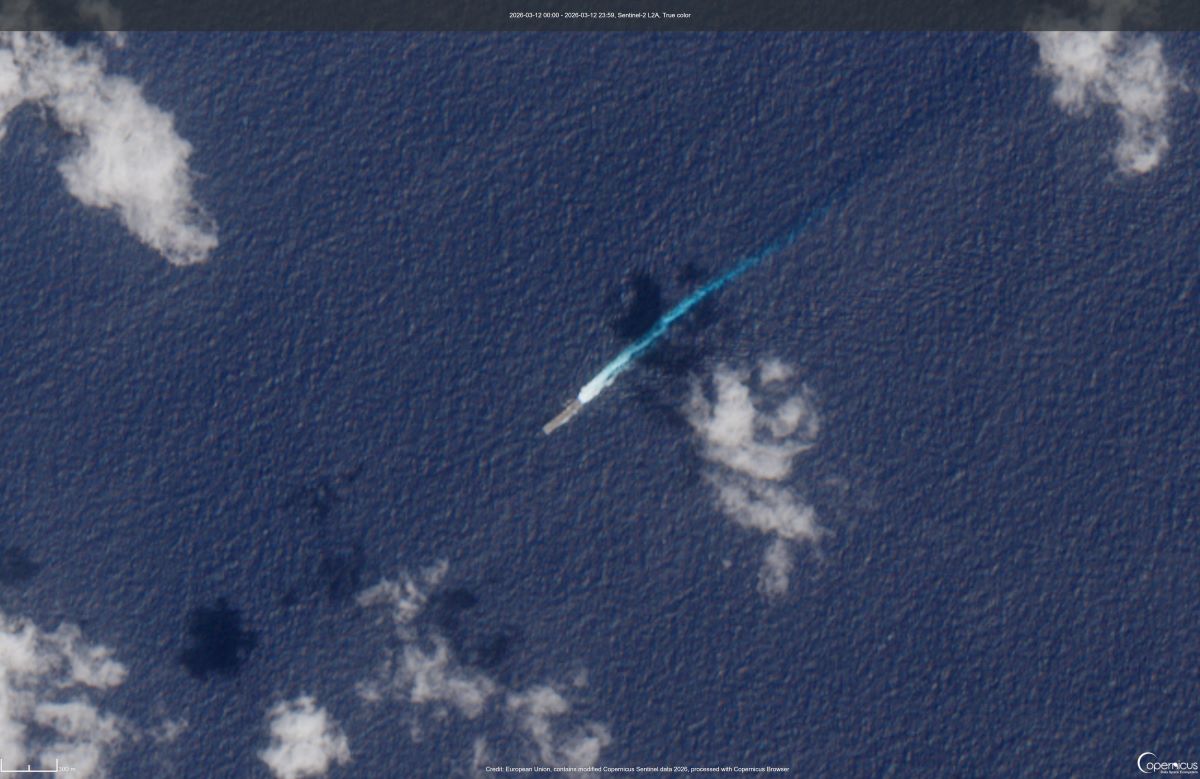 Δορυφορική εικόνα από την πορεία του USS Tripoli