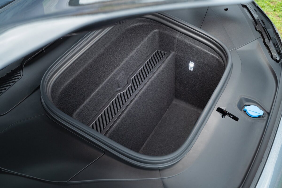 porsche-cayenne-electric