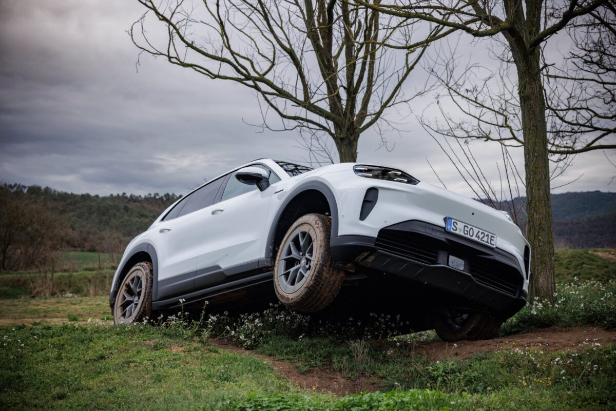 porsche-cayenne-electric-05