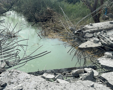 Κατεστραμμένη γέφυρα στο ποτάμι Λιτανί στον Λίβανο