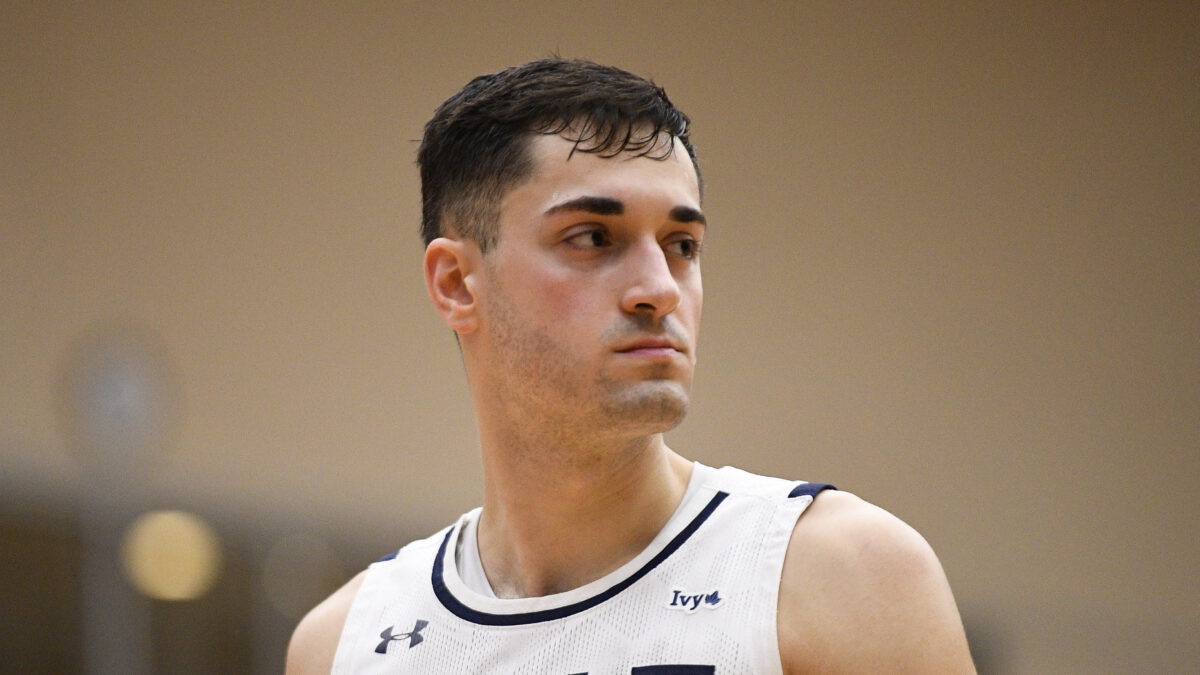 Ο Τζον Πουλακίδας