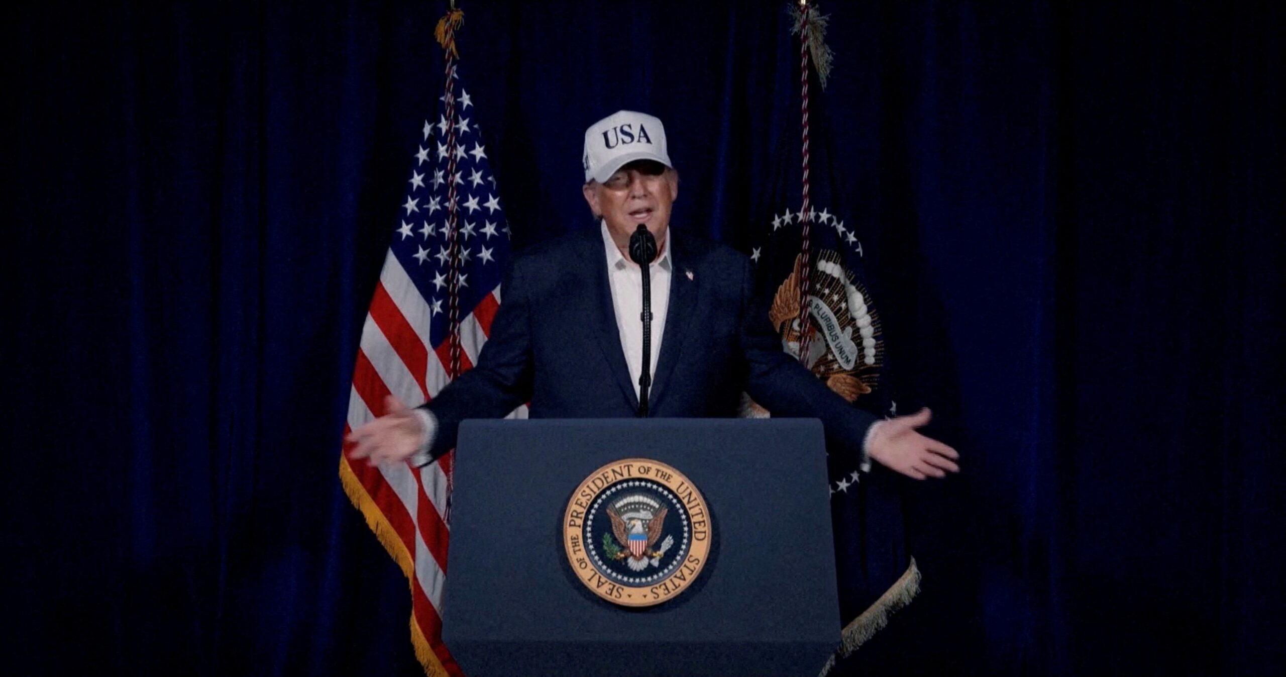 U.S. President Trump says U.S. had begun "major combat operations" in Iran Ο αμερικανός πρόεδρος Ντόναλντ Τραμπ