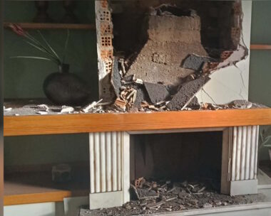 Πρέβεζα: Κεραυνός χτύπησε σπίτι – Κατέρρευσε τμήμα της στέγης και τοίχος, δείτε φωτογραφίες