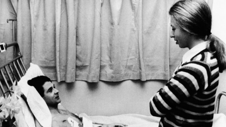 Ο αστυνομικός Τζιμ Μπίτον, που δέχθηκε τρεις σφαίρες για να προστατεύσει την πριγκίπισσα Άννα