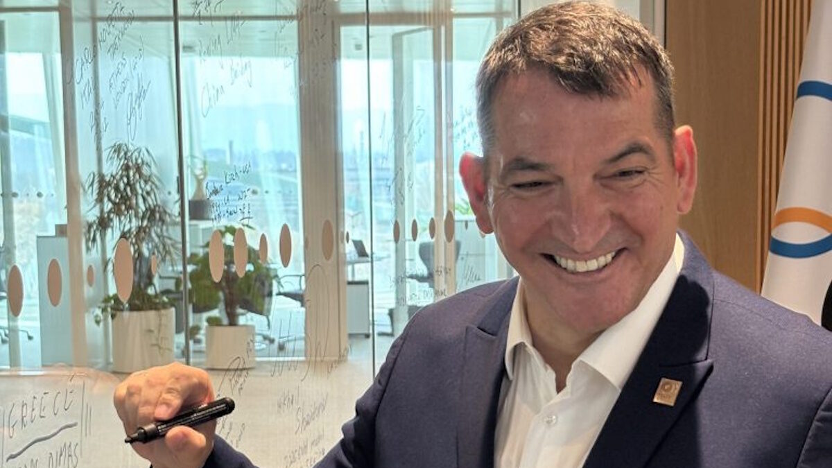 Ο Πύρρος Δήμας υπέγραψε στη Λωζάνη στον Τοίχο των Ολυμπιονικών, ύψιστη τιμή για τον θρύλο της άρσης βαρών